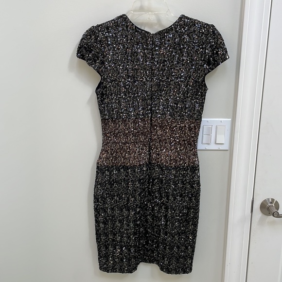Dress the Population Simone Colorblock Sequin Mini Dress black and gold size M - Picture 4 of 9